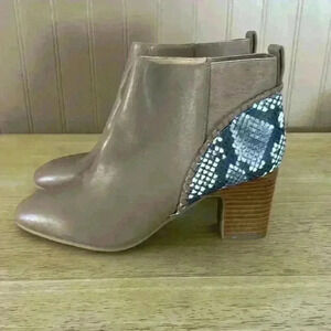 Jack Rogers Poppy high heeled leather, tan / snake print detail; size 7